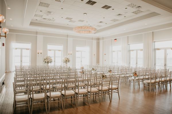 Newport Harbor Island Resort