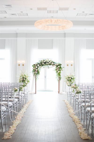 Newport Harbor Island Resort