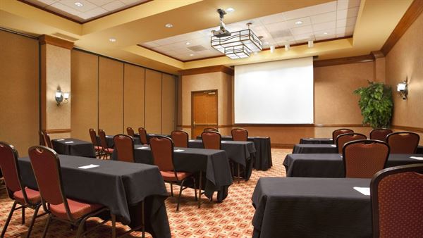 Embassy Suites by Hilton Hot Springs Hotel & Spa