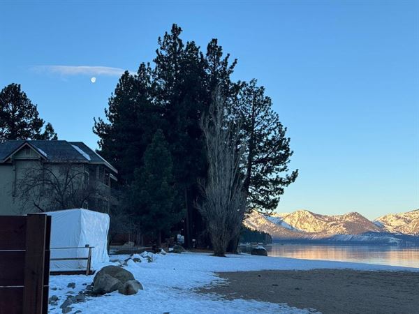 Beach Retreat & Lodge at Tahoe