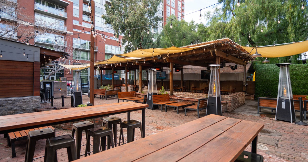 SP2 Communal Bar + Restaurant