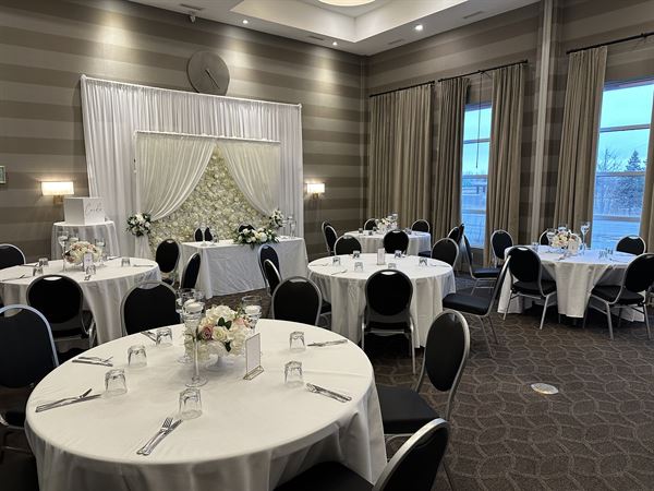 Moxies & Sandman Hotel Hamilton