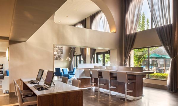 DoubleTree by Hilton Newark/Fremont