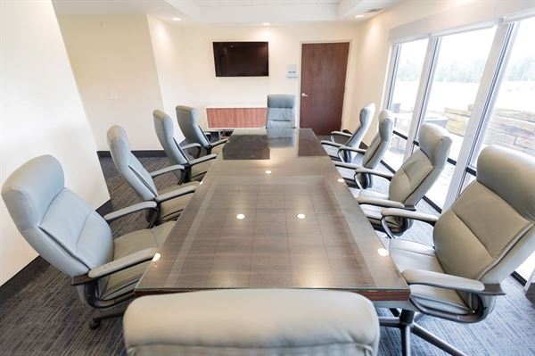 Holiday Inn Express & Suites Lexington NW-The Vineyard