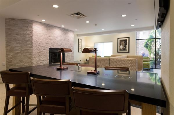 Holiday Inn Express & Suites Lexington NW-The Vineyard