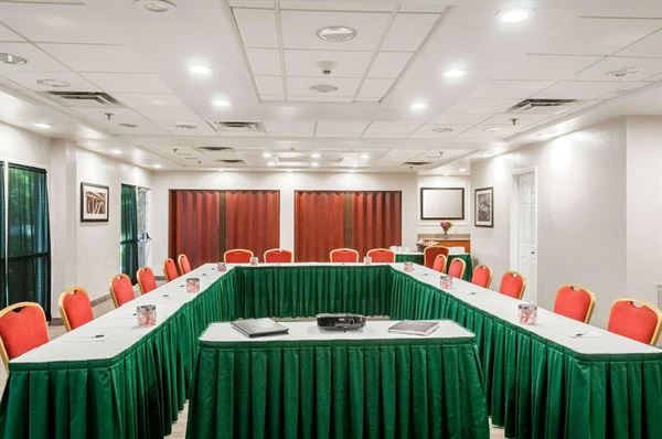 Country Inn & Suites By Radisson, Cookeville, TN