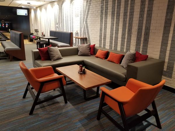 Splitsville Luxury Lanes