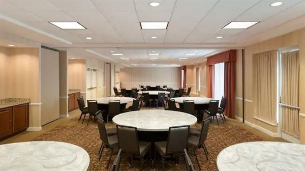 Hilton Suites Oakbrook Terrace