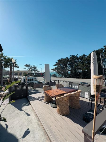 Kusina 7107 Beach Cafe and Bar