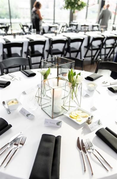 Broad & Eighth - Menta