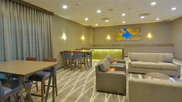 Embassy Suites Denver Stapleton