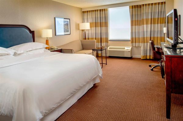 Sheraton Westport Plaza Hotel St. Louis