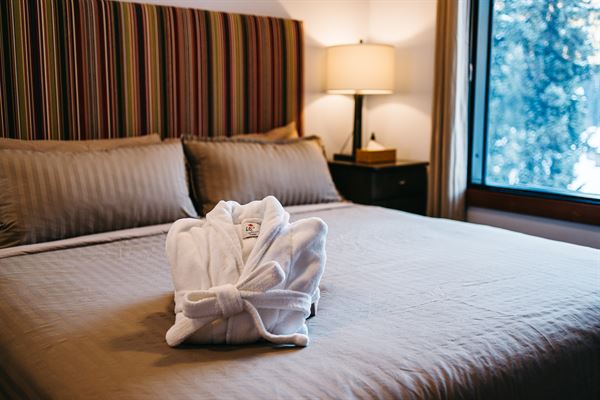 Gostlin Keefer Lake Lodge