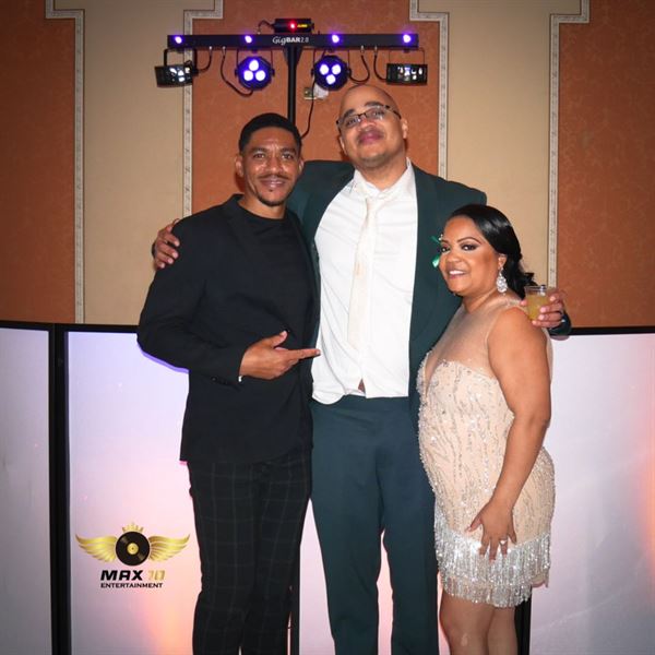 Max 10 Entertainment