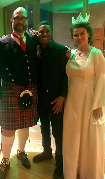 Max 10 Entertainment