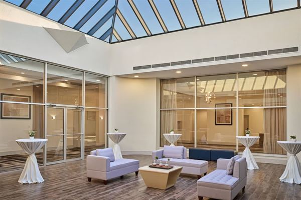 Delta Hotels by Marriott Chicago Willowbrook