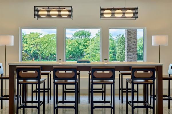 Delta Hotels by Marriott Chicago Willowbrook