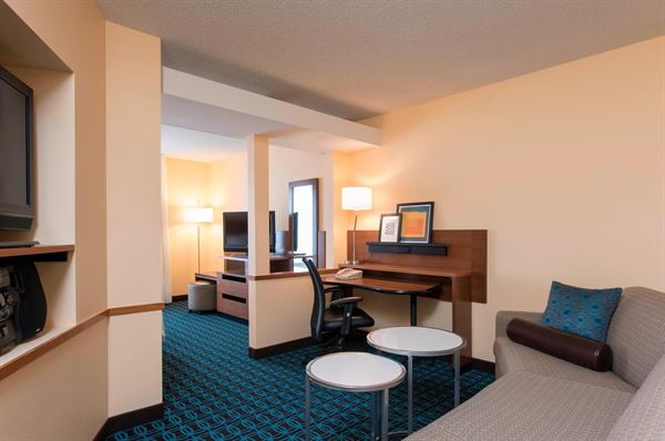 The Fairfield Inn & Suites Chicago St. Charles