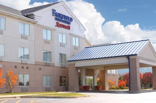 The Fairfield Inn & Suites Chicago St. Charles
