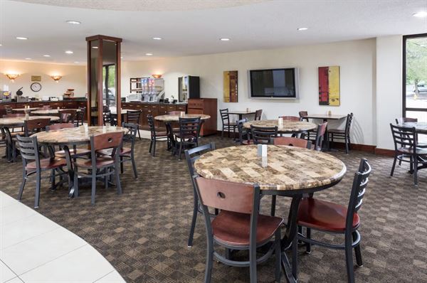 Ramada Inn Bettendorf