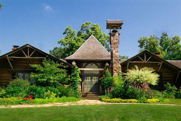 Stout's Island Lodge