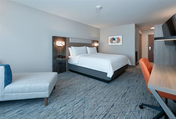 Holiday Inn Express & Suites Shakopee