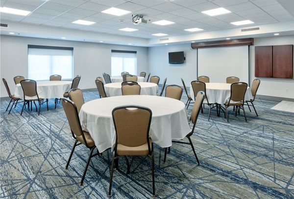 Holiday Inn Express & Suites Shakopee