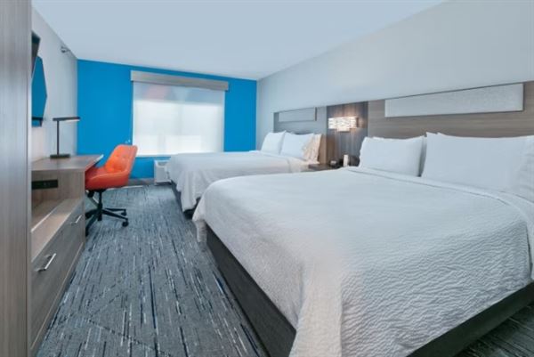 Holiday Inn Express & Suites Shakopee