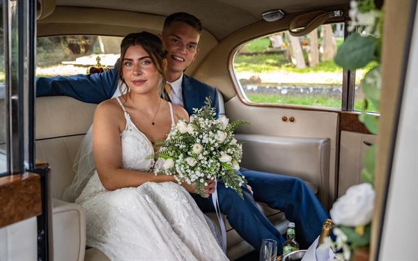 The Wedding Car Hire People