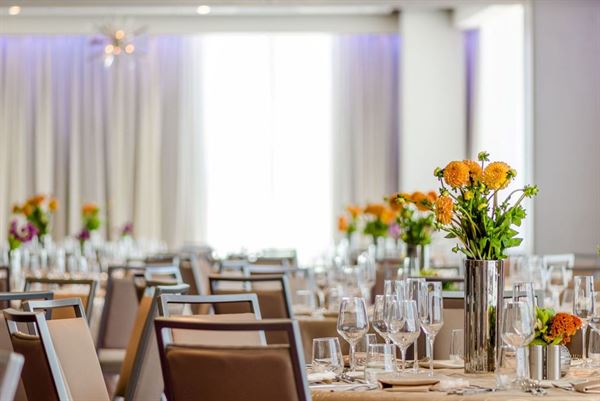 Courtyard Los Angeles L.A. Live