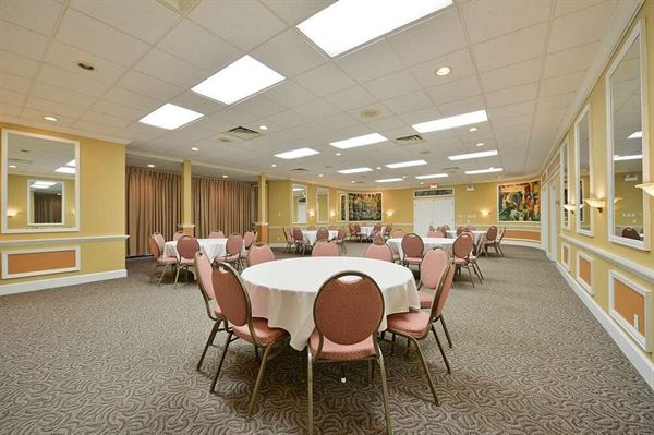 The Best Western - Green Bay Inn Conference Center