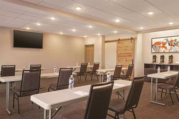 Country Inn & Suites By Carlson, Albert Lea, MN