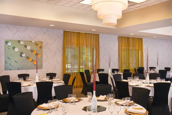 SpringHill Suites Chesapeake Greenbrier