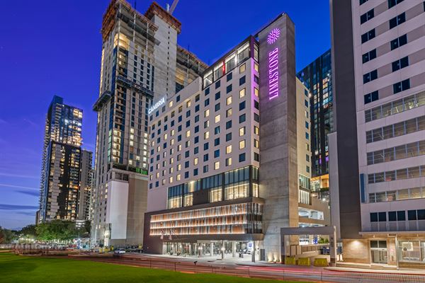 Cambria Hotel Austin Downtown