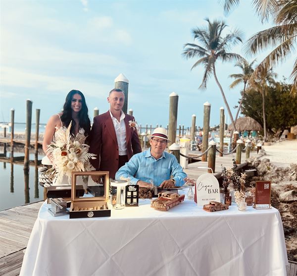 Miami Cigar Entertainment-Cigar Rolling Service