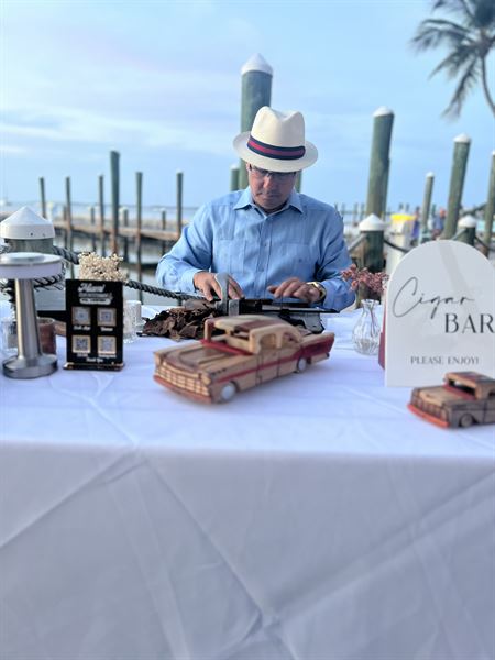 Miami Cigar Entertainment-Cigar Rolling Service