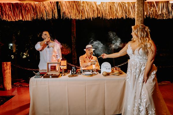 Miami Cigar Entertainment-Cigar Rolling Service