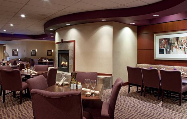 DoubleTree Suites by Hilton Hotel Cincinnati - Blue Ash