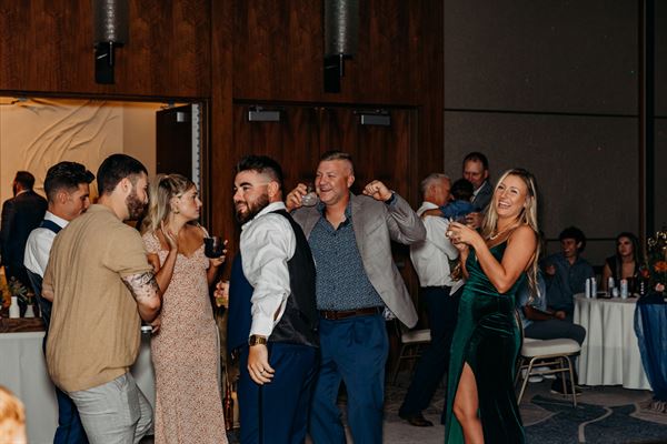 Sunkisst Entertainment DJ & Photo Booth