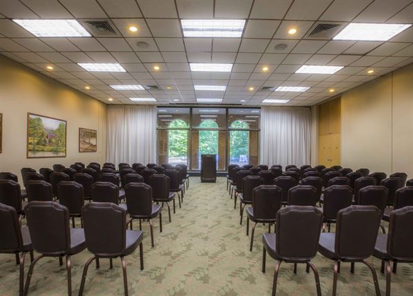 Woodlands Hotel & Suites