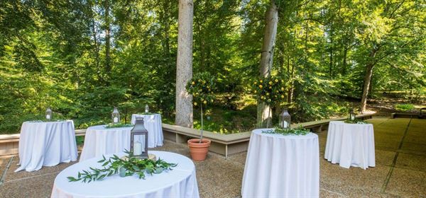 Woodlands Hotel & Suites