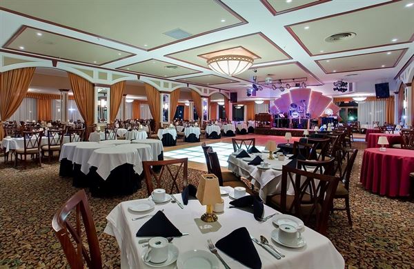 Harrison Hot Springs Resort & Spa