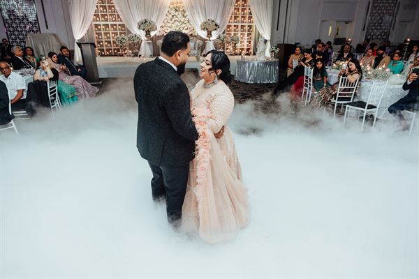 STARRY LIGHTS WEDDING PHOTOGRAPHY