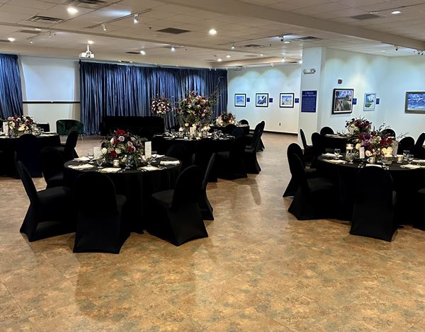 Simply Chic Soirées