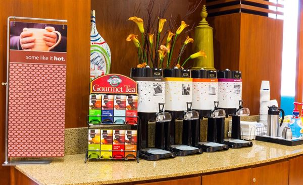 Hampton Inn & Suites Riverside/Corona East