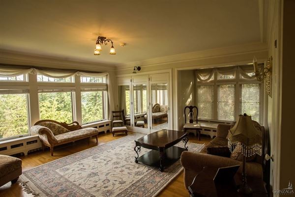 Bozarth Mansion & Retreat Center