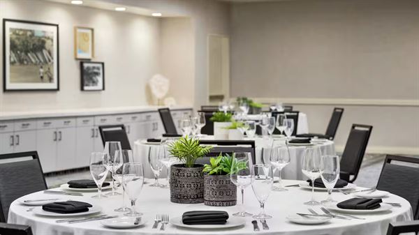 Hilton Garden Inn Carlsbad Beach