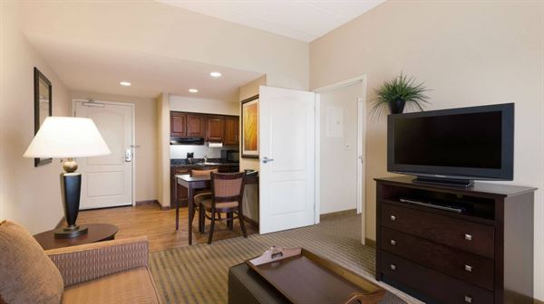 Homewood Suites by Hilton Minneapolis- St. Louis Park at West End