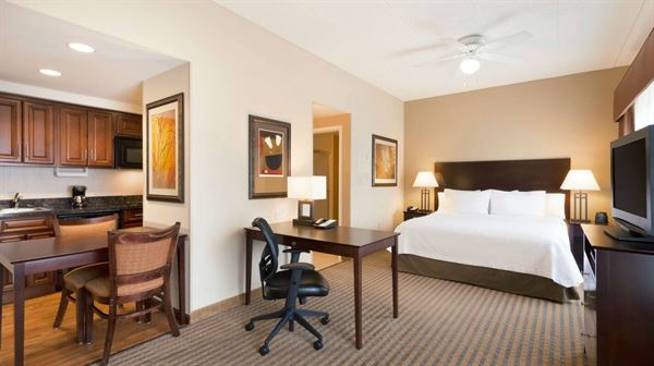 Homewood Suites by Hilton Minneapolis- St. Louis Park at West End