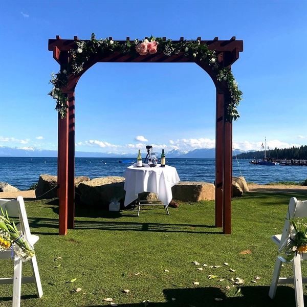 Gar Woods Grill & Pier Restaurant